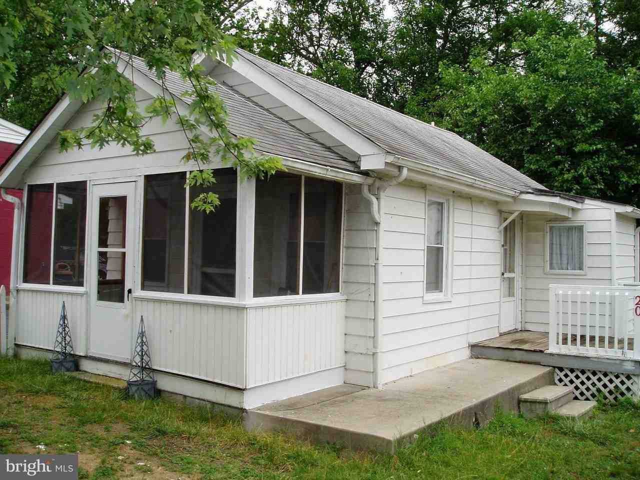 20 Main St - Photo 2 of 6