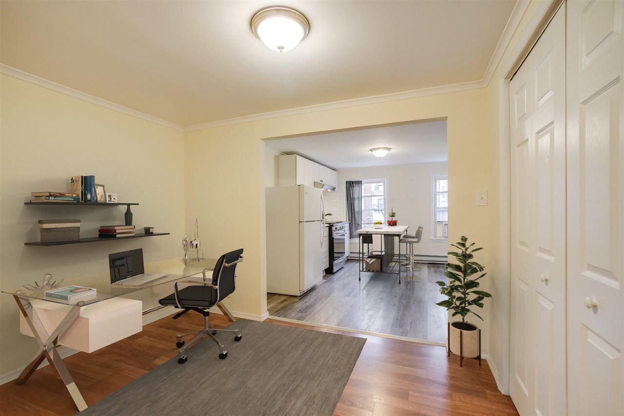 219 Washington St #8 - Photo 4 of 14