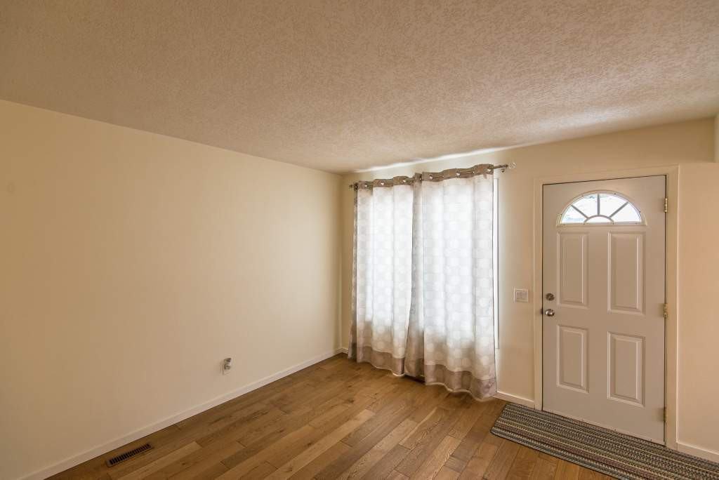 147, 405 64 Ave NE - Photo 2 of 11