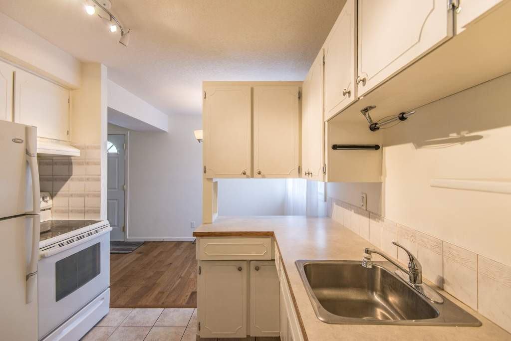 147, 405 64 Ave NE - Photo 3 of 11