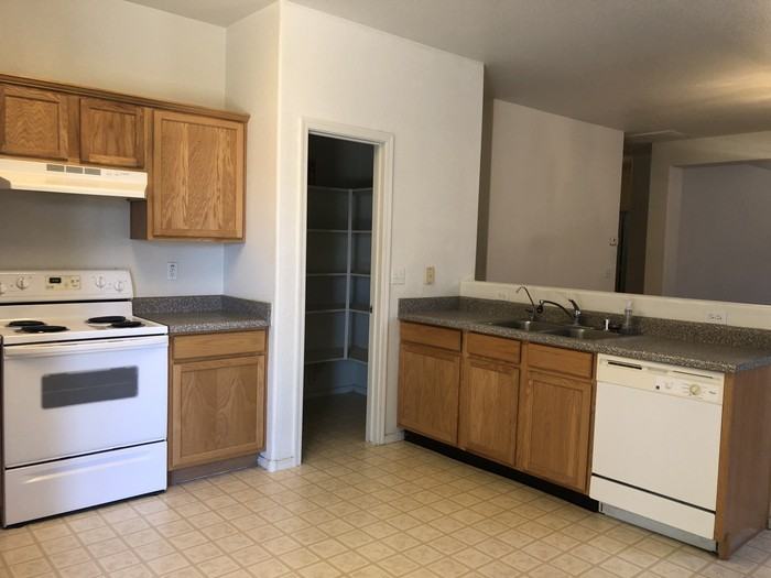 15425 W Sierra St - Photo 3 of 18