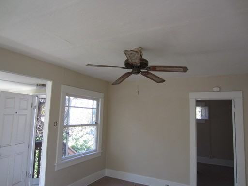 38 Temple Ave - Photo 3 of 15