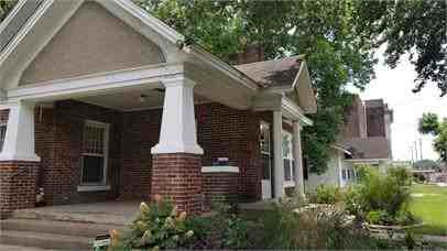 216 N College Ave - Photo 2 of 30