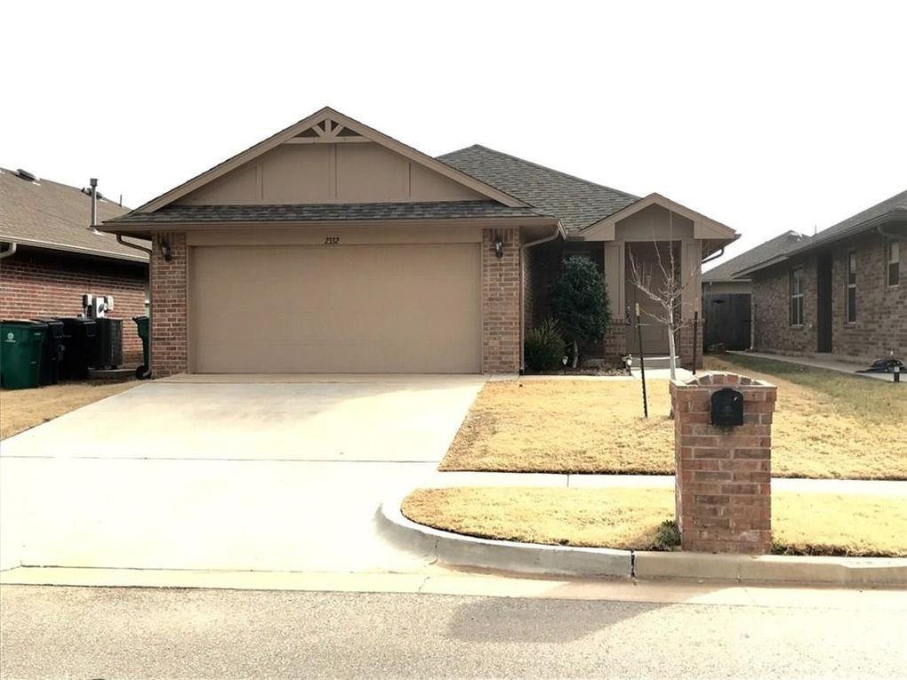 2332 Northwest 198th Street - Photo 2 of 2