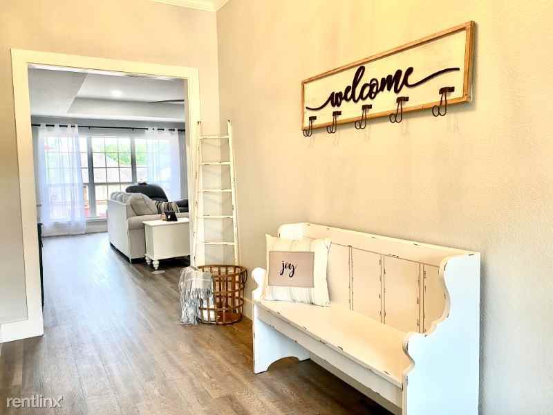 110 Honeysuckle Ct - Photo 2 of 24