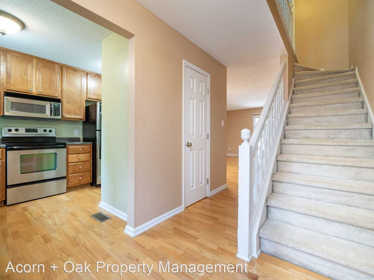 109 Gunston Ct - Photo 2 of 10