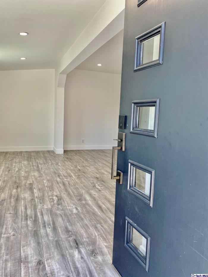 10606 Mountair Ave - Photo 3 of 23