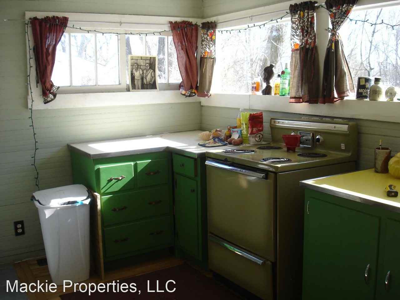 1003 W 11th St - Photo 2 of 11