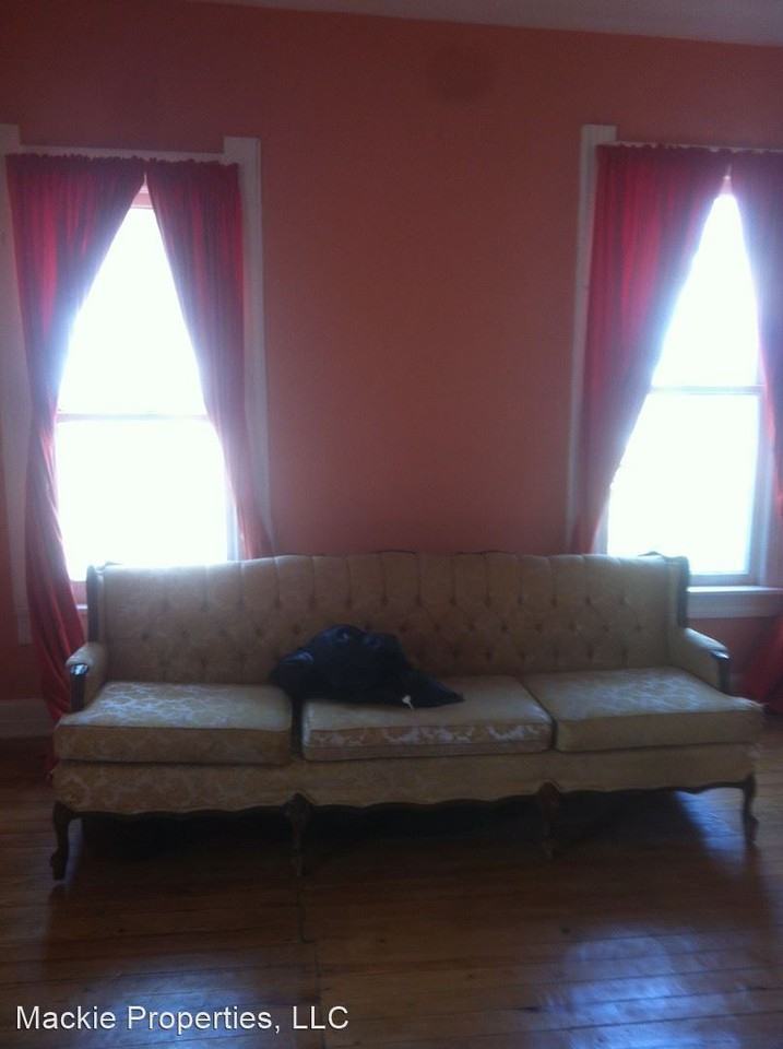 1003 W 11th St - Photo 3 of 11
