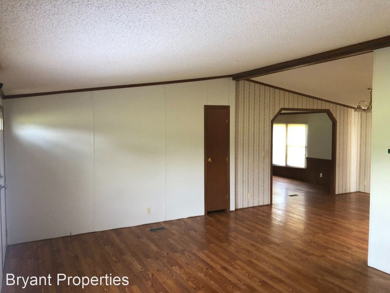 1015 Dobbins Pike - Photo 2 of 24