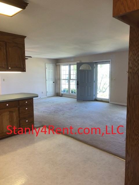 34838 Ellen Rd - Photo 3 of 14