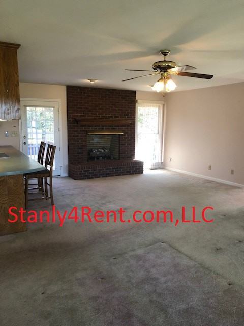 34838 Ellen Rd - Photo 4 of 14