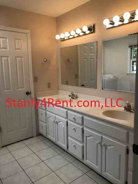 34838 Ellen Rd - Photo 6 of 14