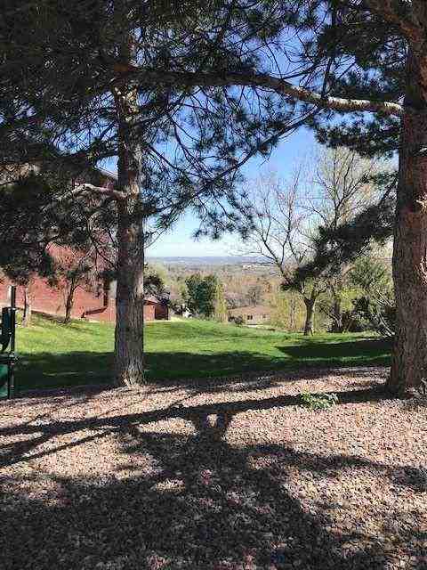 110 S Holman Way - Photo 3 of 27