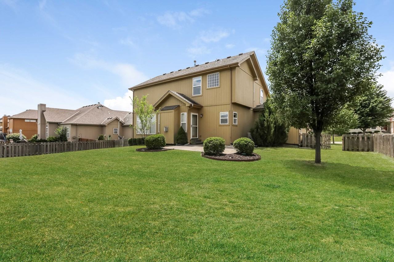 1408 Sw Merryman Dr - Photo 2 of 18