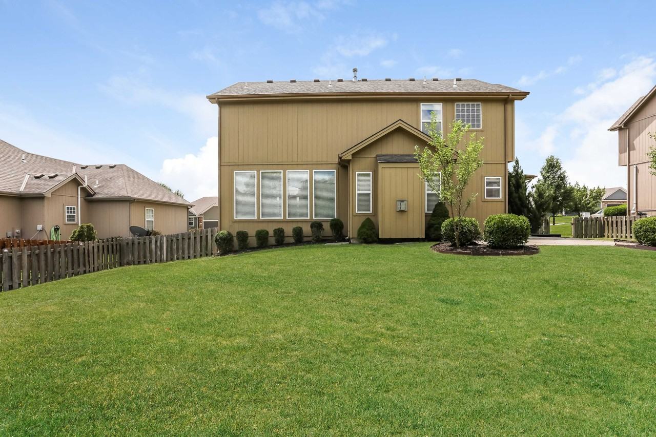 1408 Sw Merryman Dr - Photo 3 of 18