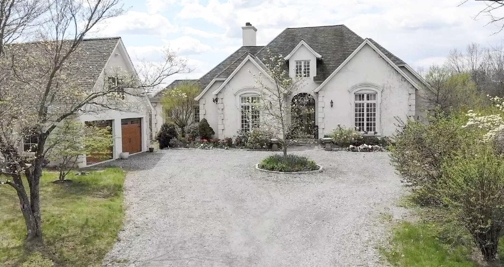 239 Pumpkin Lane - Photo 2 of 7