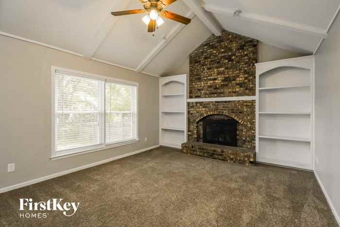 16601 W 147th Ter - Photo 2 of 15