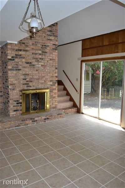8864 Trinity Ave - Photo 2 of 10
