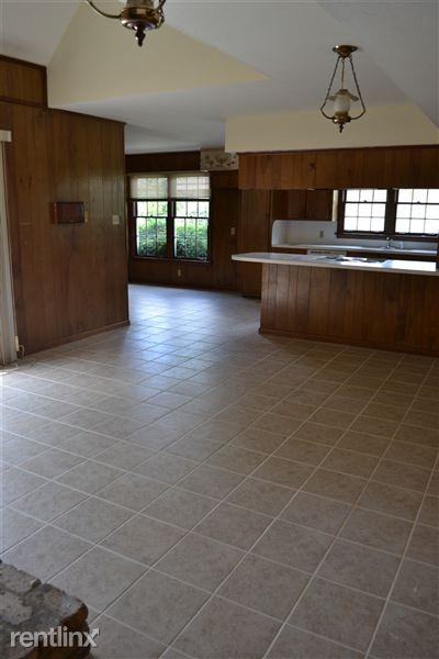 8864 Trinity Ave - Photo 3 of 10