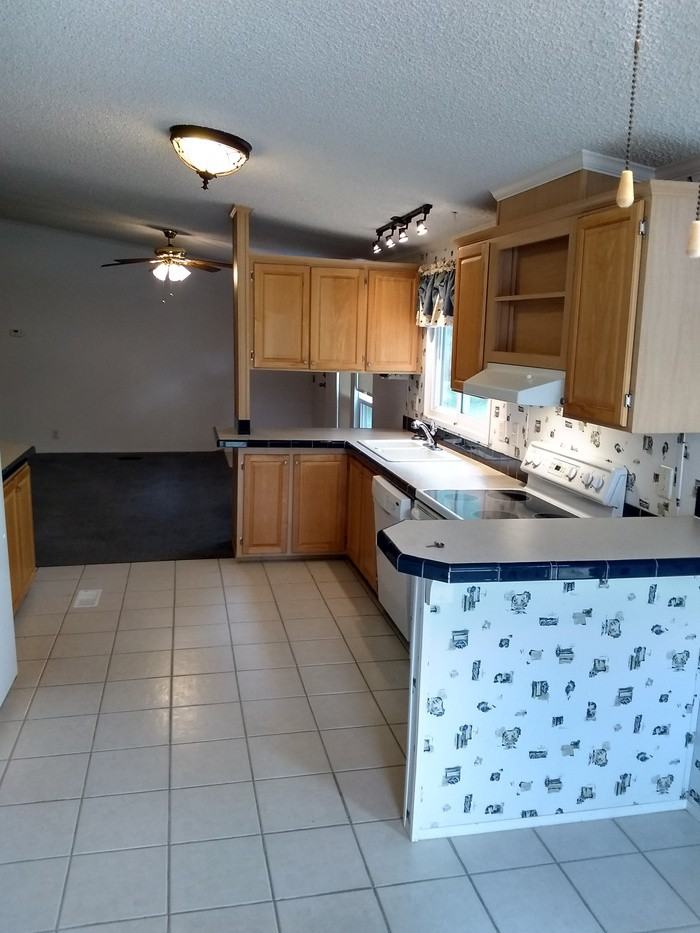 1190 Cowley Rd - Photo 2 of 17