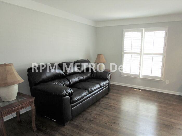 35410 Schoolcraft Rd - Photo 2 of 30