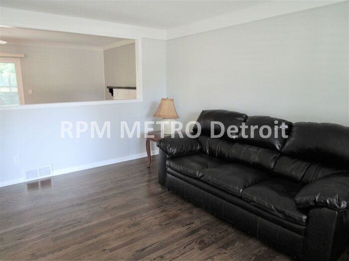 35410 Schoolcraft Rd - Photo 3 of 30