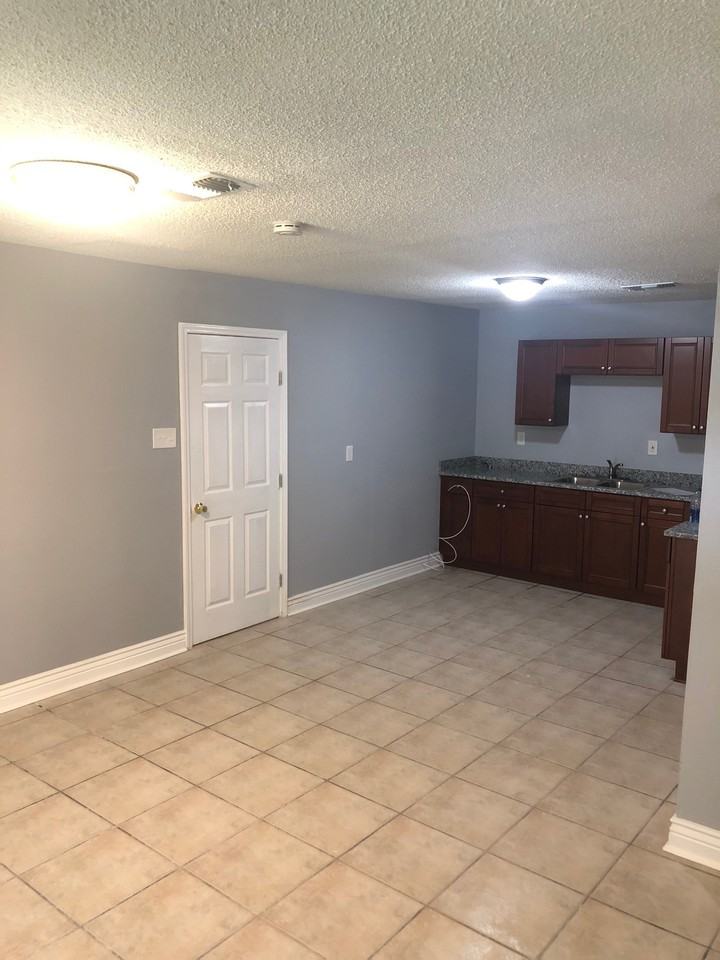 1108 Carmadelle Street - Photo 3 of 11