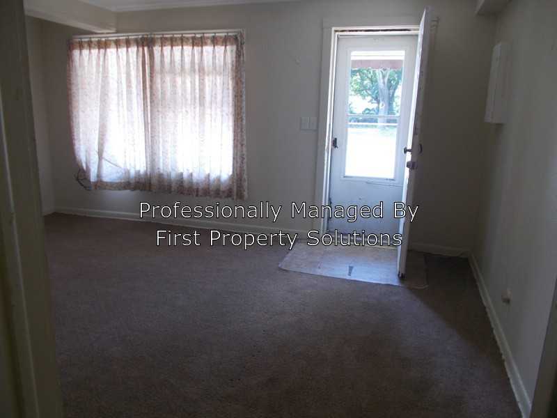 121 Park St #1 - Photo 3 of 7