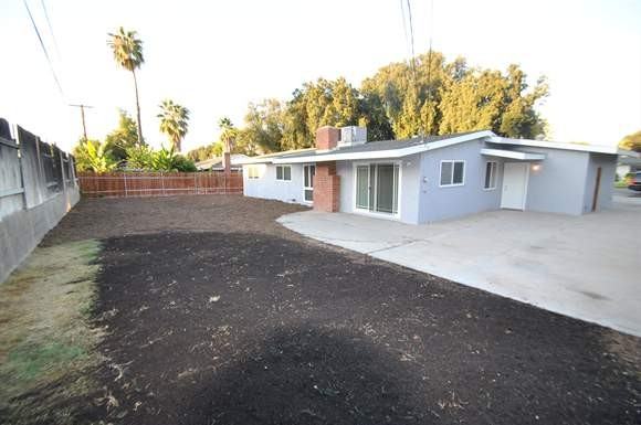 2994 Kathleen St - Photo 3 of 17