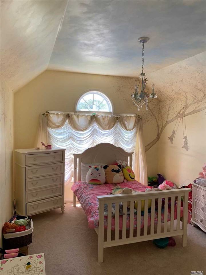 34 Bloomington St - Photo 2 of 13