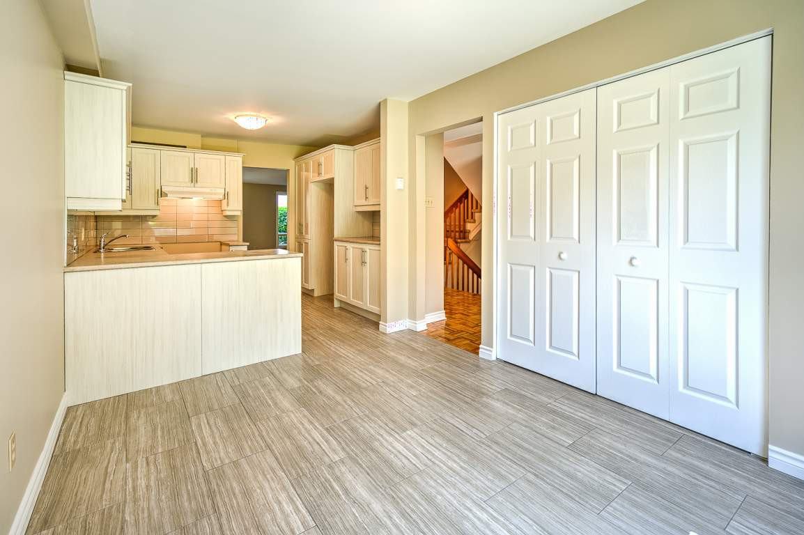 Place SteMarie Apartments 555 Montrose Dr, Beaconsfield, QC H9W 6B4