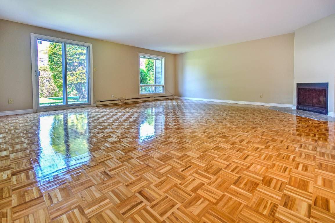 Place SteMarie Apartments 555 Montrose Dr, Beaconsfield, QC H9W 6B4