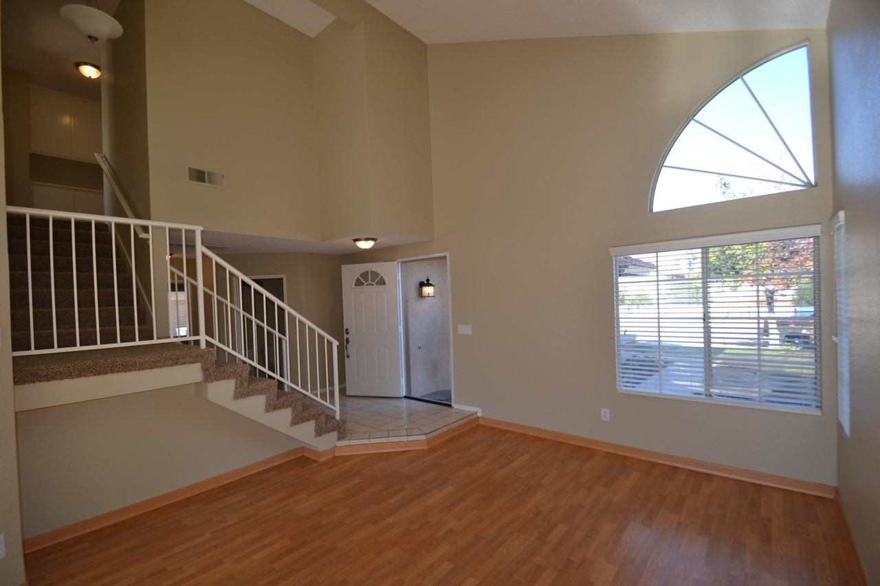 2985 Portola St - Photo 2 of 5