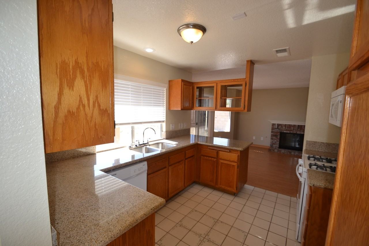 2985 Portola St - Photo 3 of 5