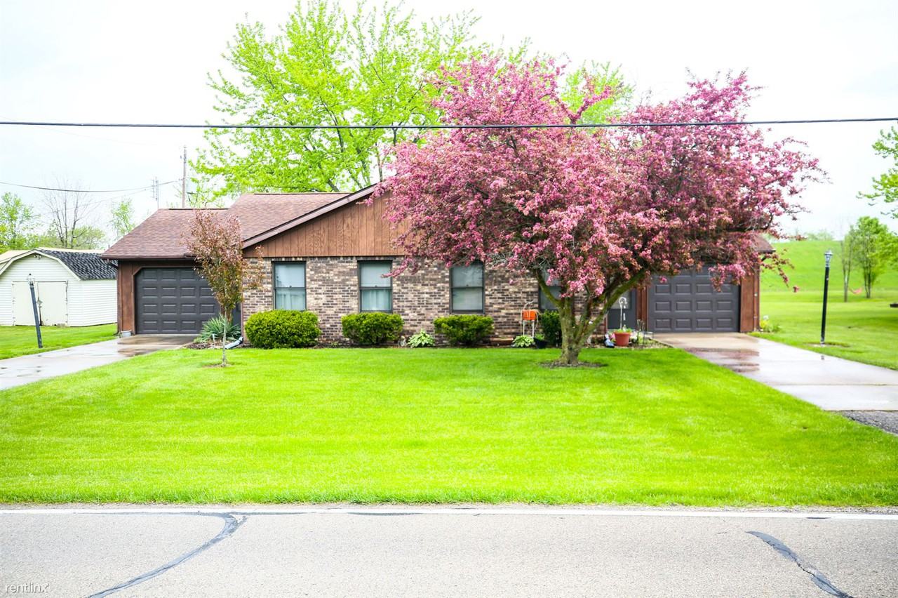 Piqua Duplexes - Photo 2 of 3