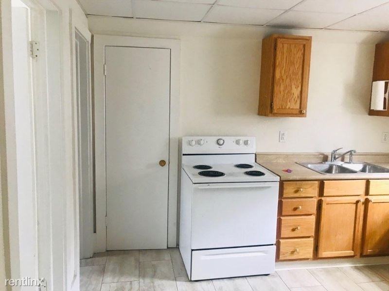 121 Ne 4th St 1 - Photo 3 of 7