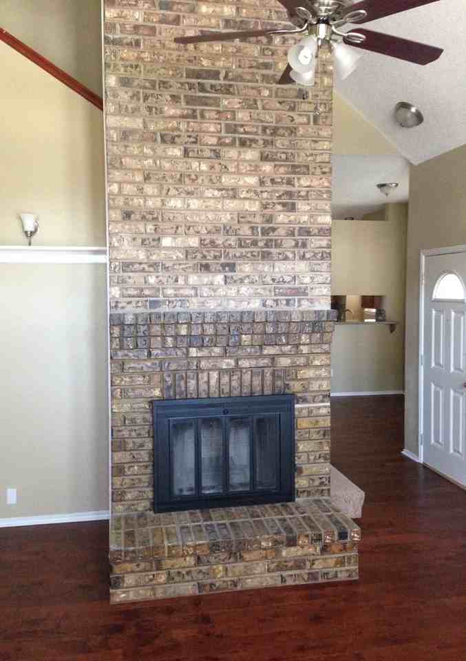 837 Foxridge Dr - Photo 3 of 16