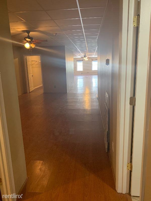 108 N Water Ave B - Photo 2 of 14