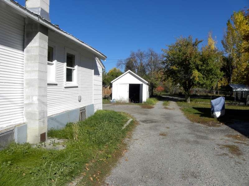 215 E 300 S - Photo 2 of 11