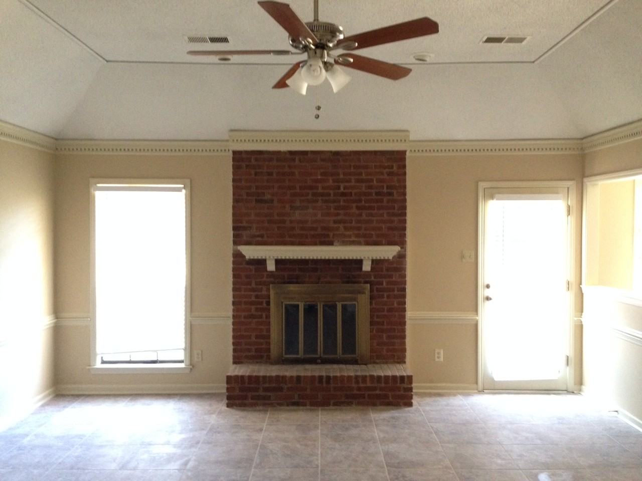 1041 Trappers Cove - Photo 2 of 15