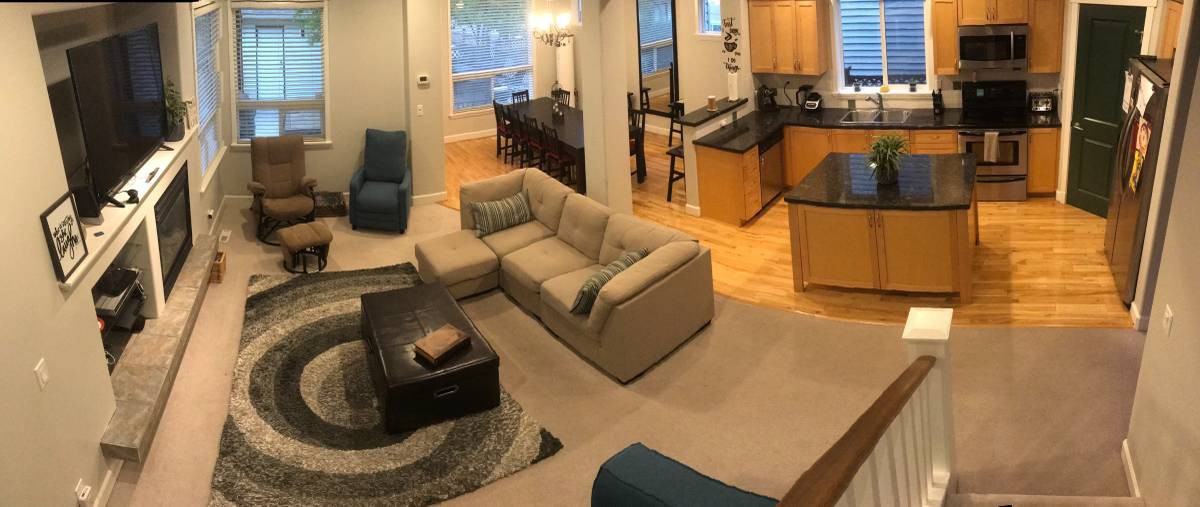 6881 192 St - Photo 3 of 14