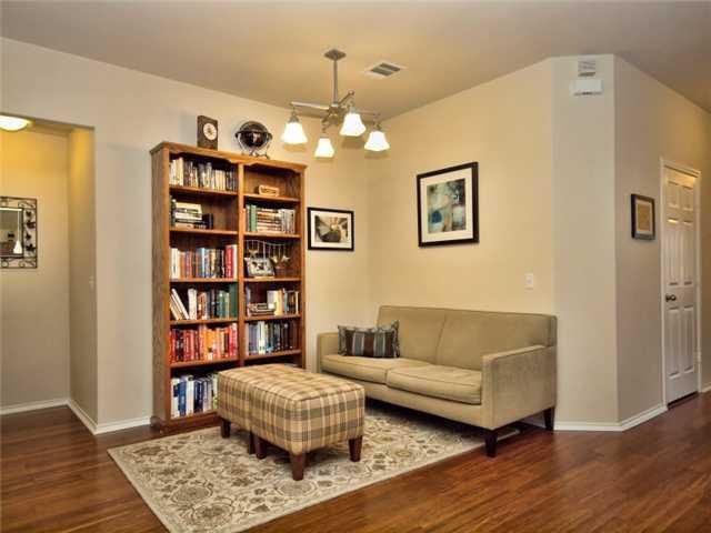 533 Golden Creek Dr - Photo 3 of 5