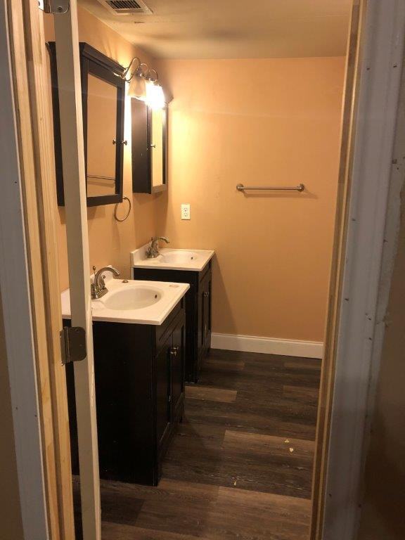 209 Park St W - Photo 2 of 9