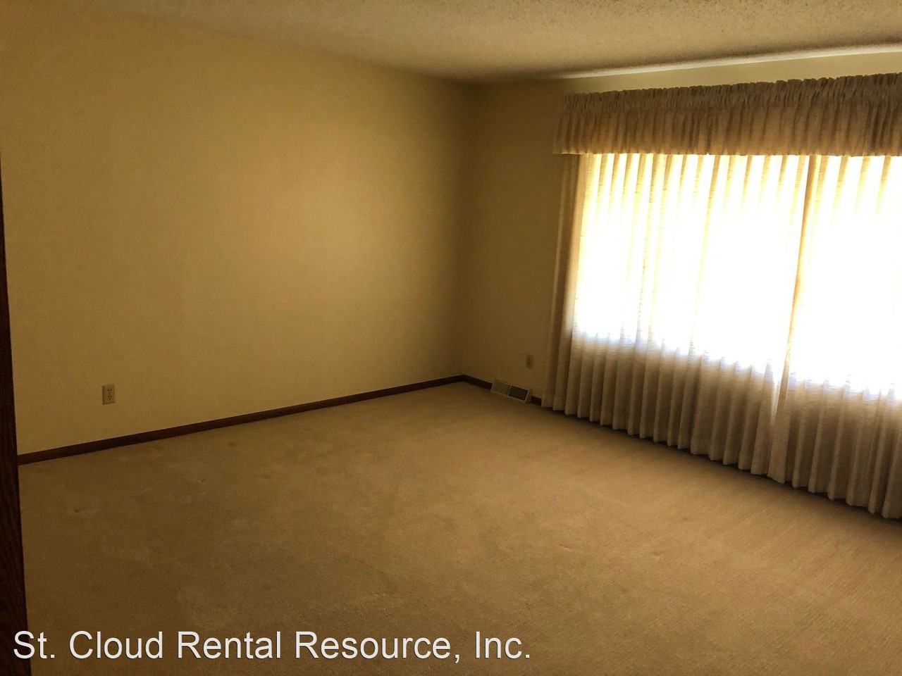 826 21st Ave N - Photo 2 of 6