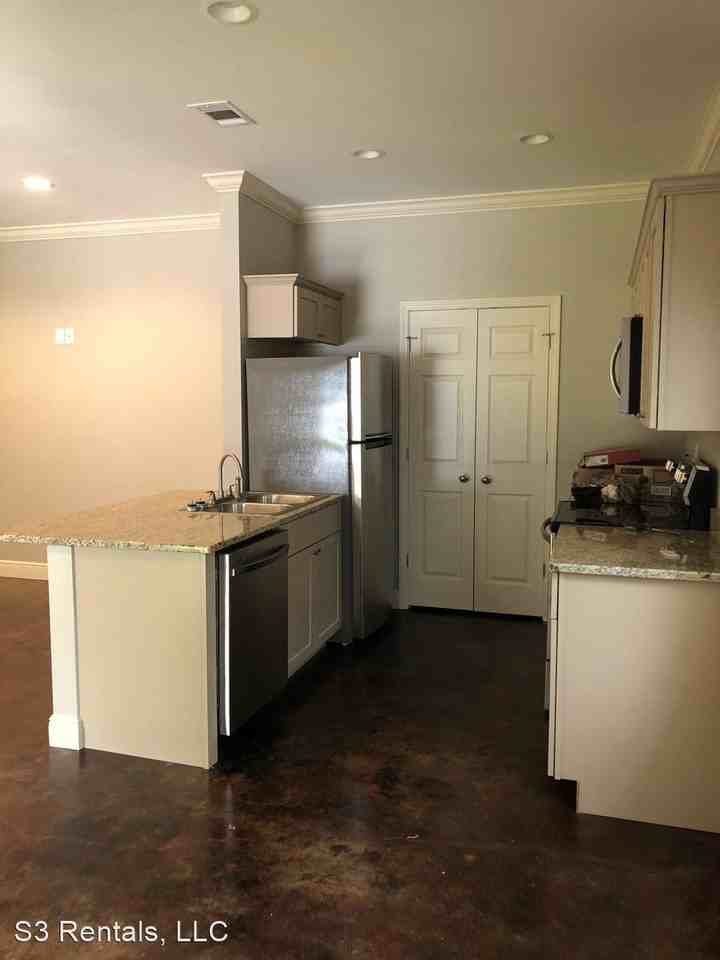 15905 Cook Rd - Photo 3 of 13