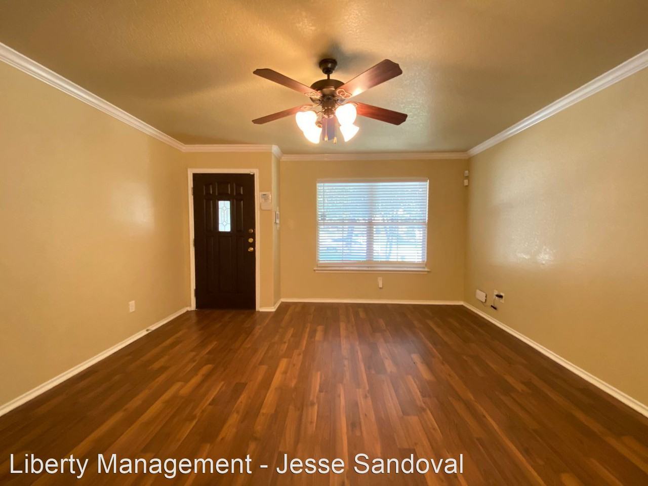 2735 Majestic Dr - Photo 2 of 48