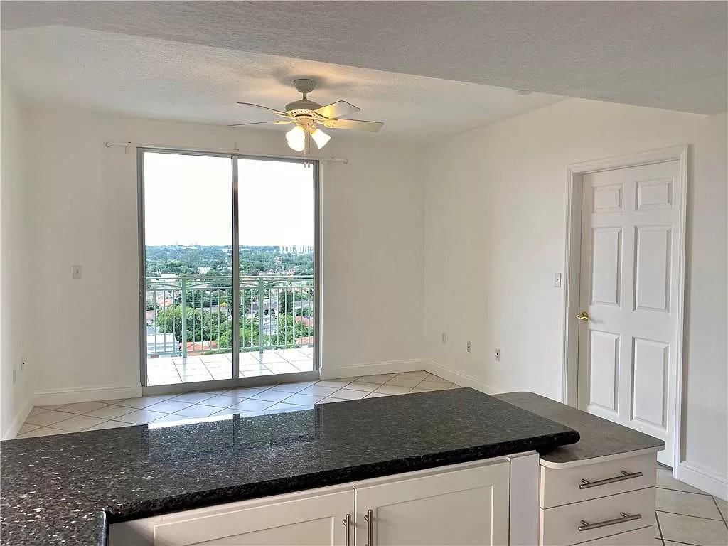 Coral Way #815 - Photo 3 of 6