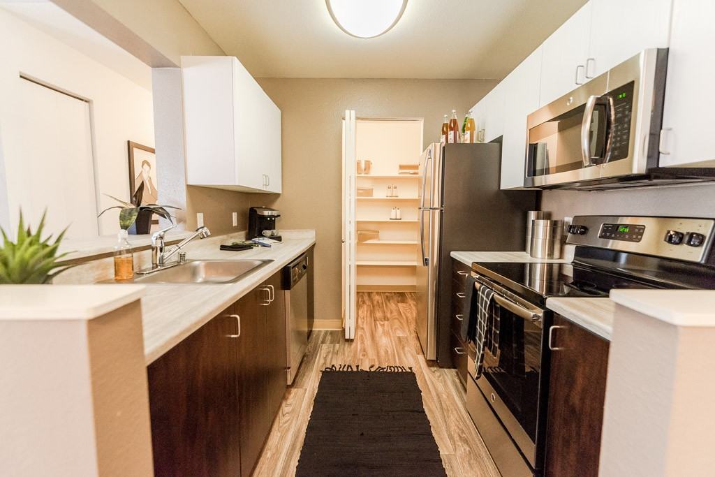 Signature Pointe - Photo 2 of 67