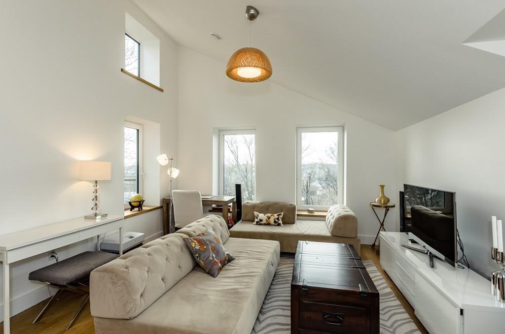 67 Beech Glen St Unit 1 - Photo 2 of 24